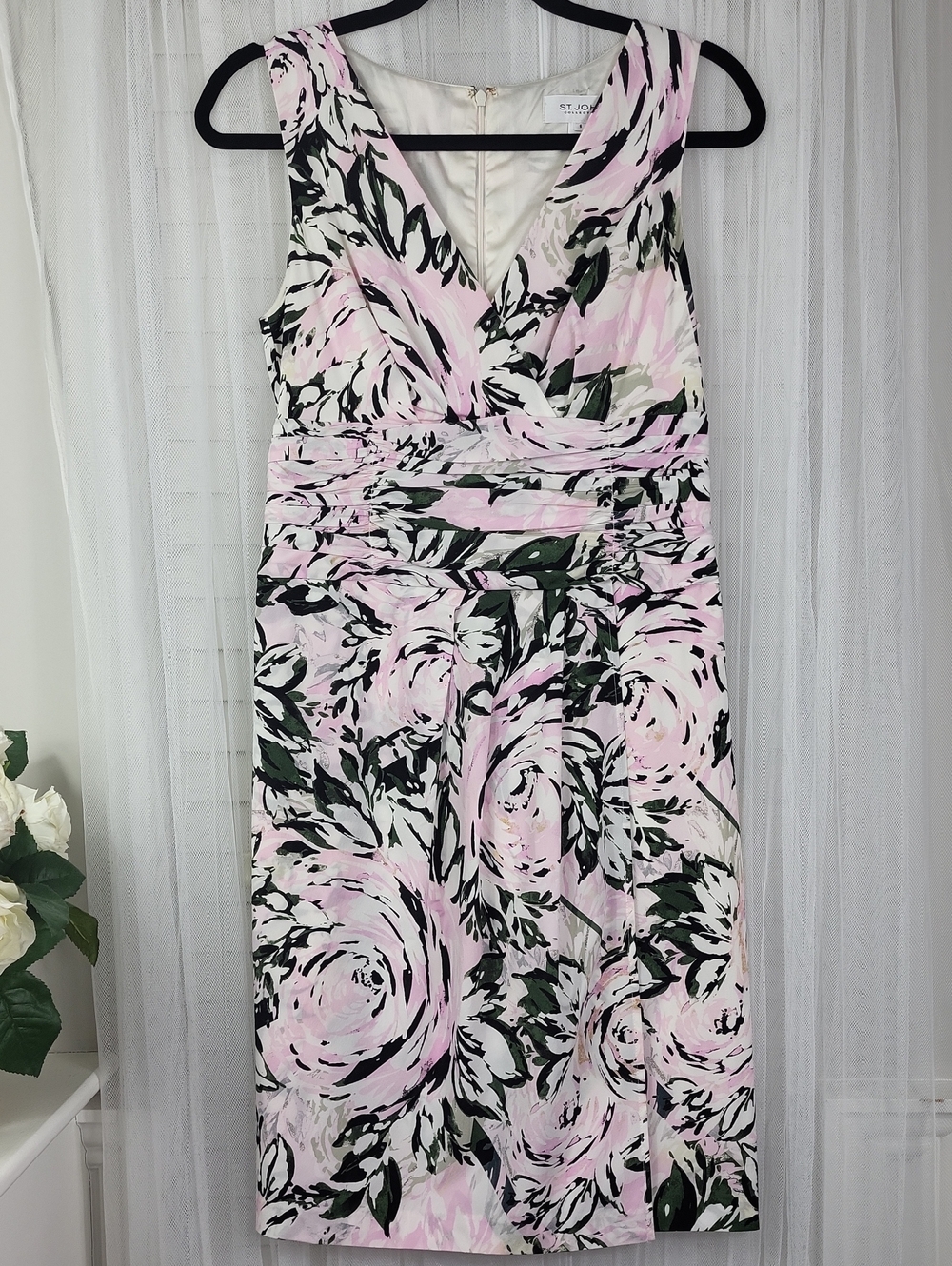 St. John Collection Silk Light Pink Floral Tulip Dress. Size 8
